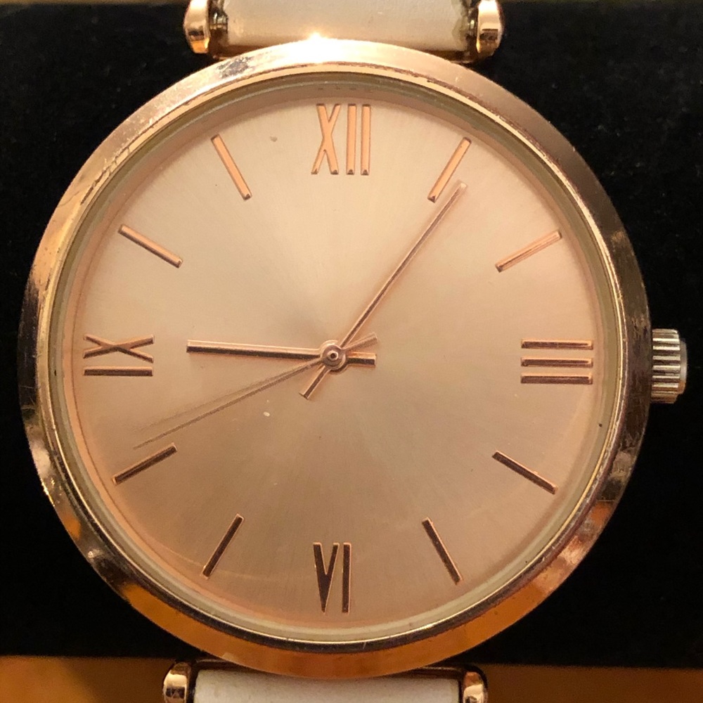 Watch - Picture 2 of 3
